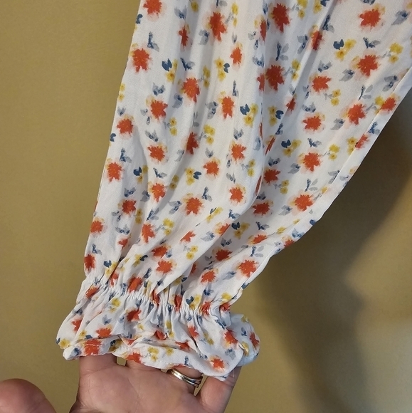 Andree by Unit Floral print long sleeve top Size Small - Picture 3 of 7